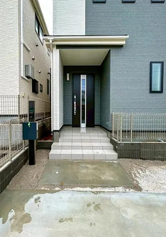 町田市鶴川4丁目の新築戸建てA号棟の玄関の写真