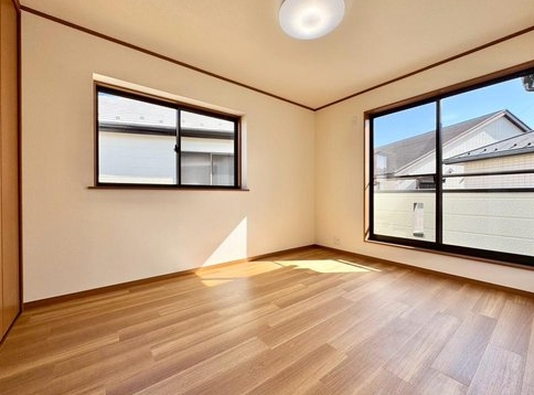 町田市矢部町の中古戸建ての洋室1の写真