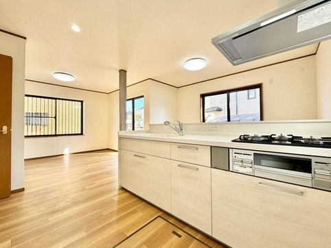 町田市矢部町の中古戸建てのキッチンの写真