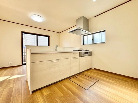 町田市矢部町の中古戸建てのキッチンの写真