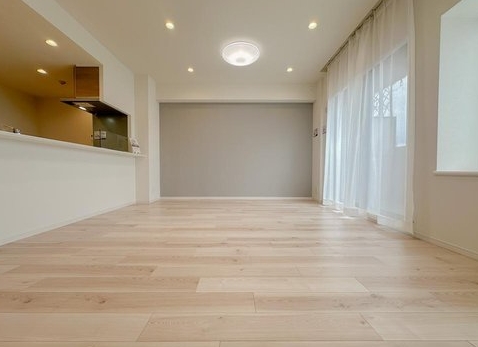 八王子市狭間町の中古マンションのリビングの写真