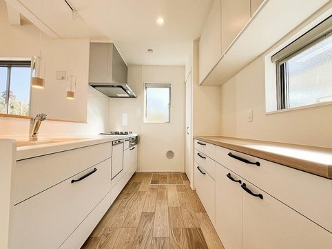 八王子市東浅川町の新築戸建てのキッチンの写真