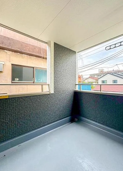 八王子市本町の中古戸建てのバルコニーの写真