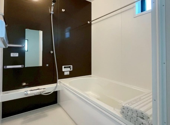 八王子市富士見町の新築戸建て2号棟のバスルームの写真