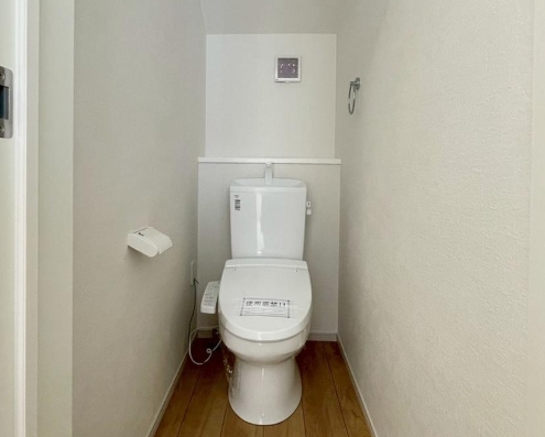八王子市富士見町の新築戸建て2号棟のトイレ1fの写真