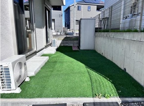 八王子市石川町の中古戸建ての庭の写真