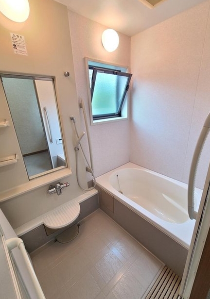 八王子市片倉町の中古戸建てのバスルームの写真