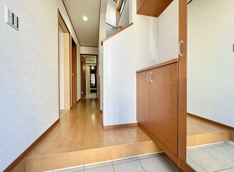 八王子市川口町の中古戸建ての廊下の写真