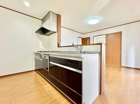 八王子市川口町の中古戸建てのキッチンの写真