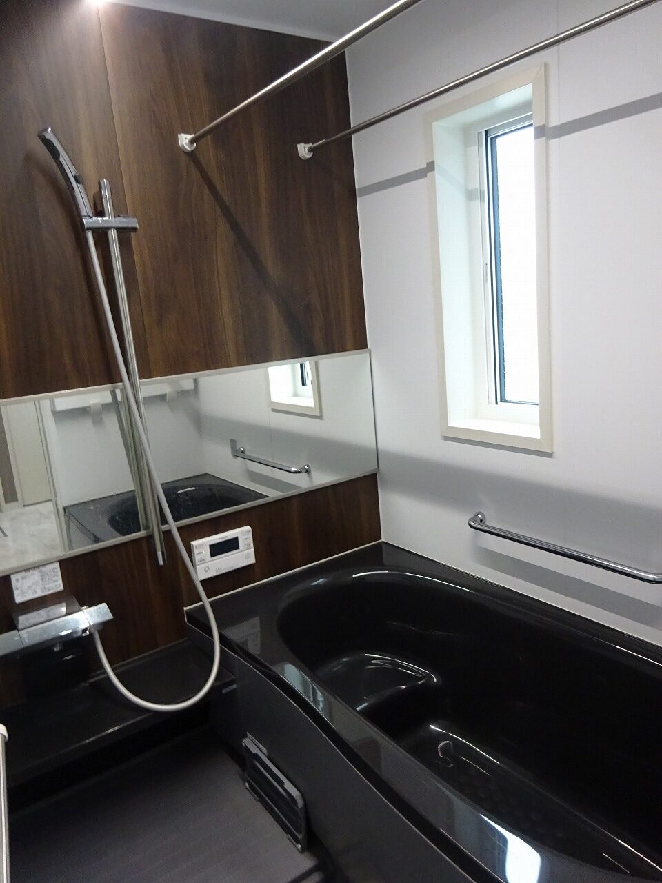 八王子市絹ケ丘2丁目の中古戸建てのバスルームの写真