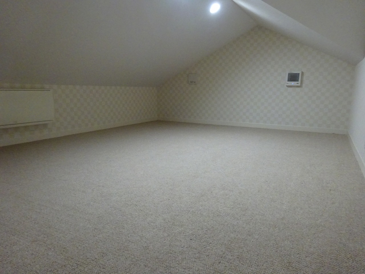 八王子市絹ケ丘2丁目の中古戸建ての納戸の写真