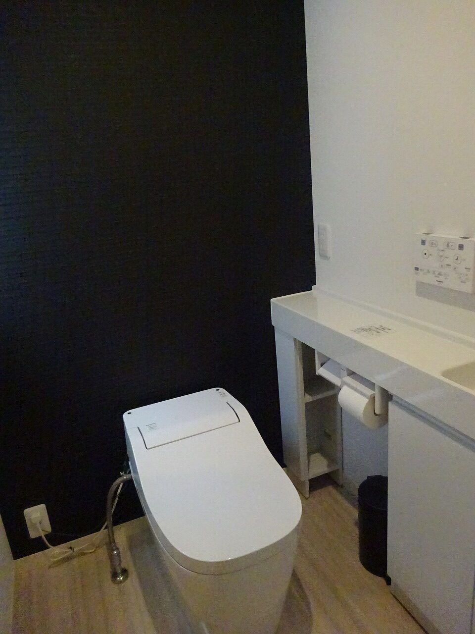 八王子市絹ケ丘2丁目の中古戸建てのトイレ2fの写真