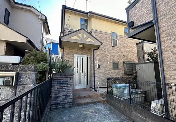 八王子市小比企町の中古戸建ての外観の写真