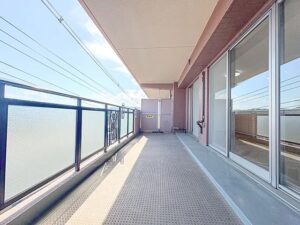 八王子市椚田町の中古マンションのバルコニーの写真