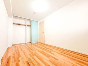 八王子市椚田町の中古マンションの洋室2の写真