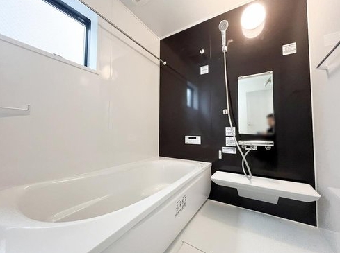 八王子市元八王子町1丁目の新築戸建てのバスルームの写真