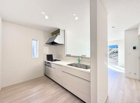 八王子市元八王子町の新築戸建て4号棟のキッチンの写真