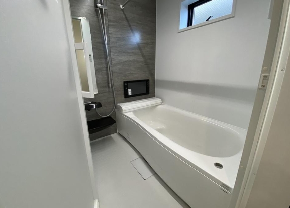 八王子市並木町の新築戸建てのバスルームの写真