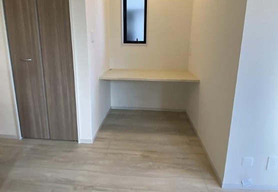 八王子市並木町の新築戸建てのスタディーカウンターの写真