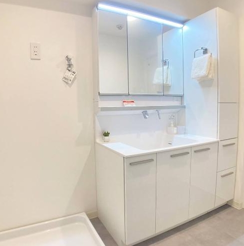 八王子市追分町の中古マンションの洗面化粧台の写真