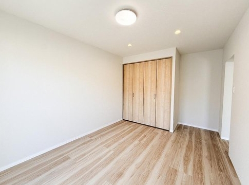 八王子市散田町5丁目の中古マンションの洋室2の写真