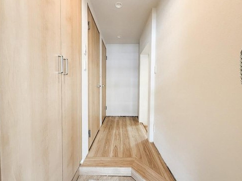 八王子市散田町5丁目の中古マンションの廊下の写真