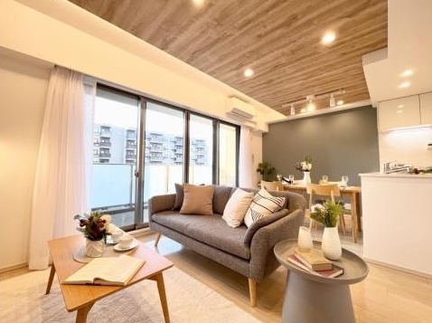 八王子市八日町の中古マンションのリビングの写真