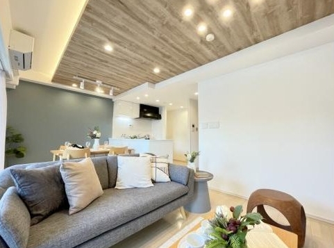 八王子市八日町の中古マンションのリビングの写真