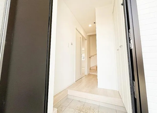 町田市相原町の新築戸建て1号棟の玄関の写真