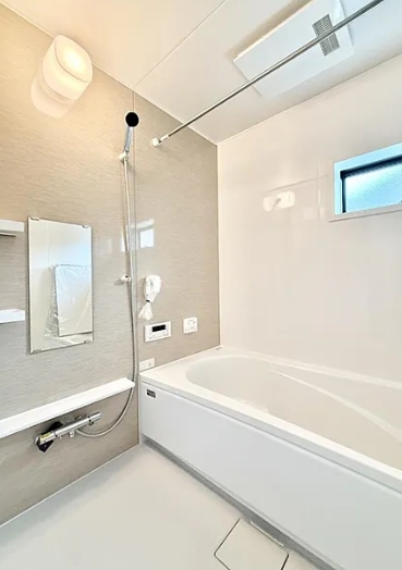 町田市金井1丁目の新築戸建てのバスルームの写真