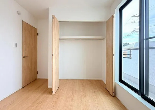 町田市小山町の新築戸建ての2号棟の収納2の写真