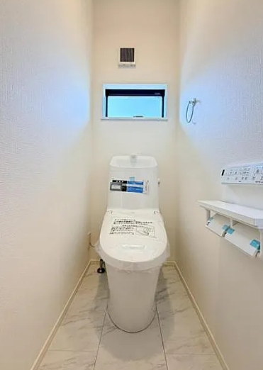 町田市小山町の新築戸建ての2号棟のトイレ1Fの写真