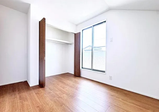 町田市小山町の新築戸建ての3号棟の収納2の写真