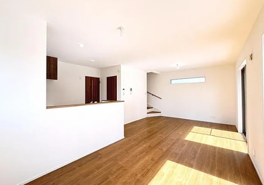 町田市小山町の新築戸建ての5号棟のダイニングの写真