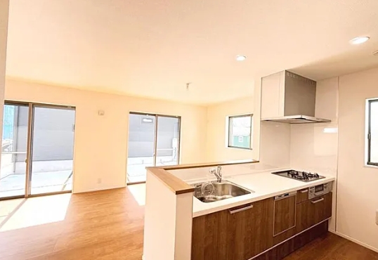 町田市小山町の新築戸建ての5号棟のキッチンの写真