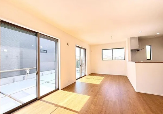 町田市小山町の新築戸建ての5号棟のリビングの写真