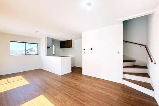 町田市小山町の新築戸建ての5号棟のリビングの写真