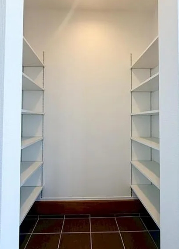 町田市小山町の新築戸建てのシューズクロークの写真