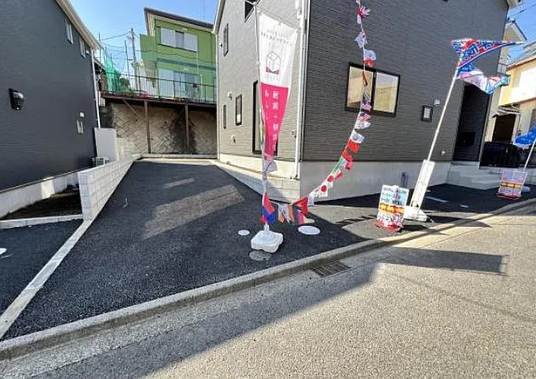 町田市常磐町の新築戸建ての1号棟の駐車場の写真