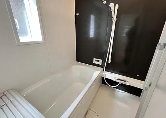 町田市常磐町の新築戸建ての2号棟のバスルームの写真