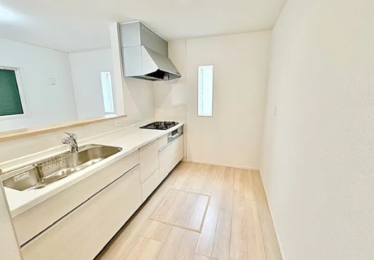 町田市鶴川4丁目の新築戸建て2号棟のキッチンの写真