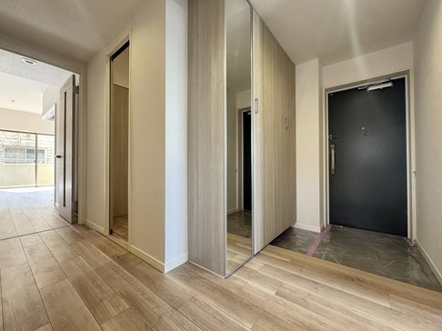 相模原市中央区相模原6丁目の中古マンション3階部分の玄関の写真