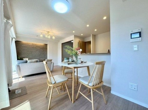 相模原市中央区清新5丁目の中古マンション2階部分のダイニングの写真