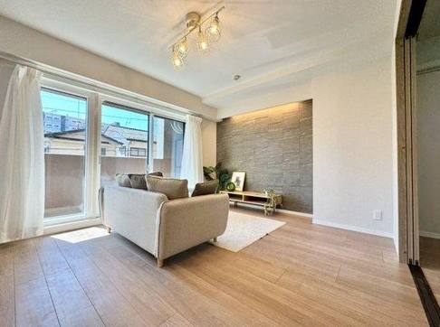 相模原市中央区清新5丁目の中古マンション2階部分のリビングの写真