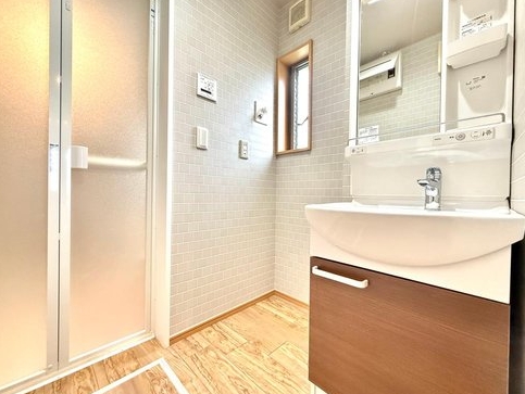 相模原市中央区千代田5丁目の中古戸建ての洗面化粧台1Fの写真