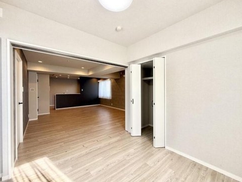 相模原市中央区東淵野辺4丁目の中古マンションの洋室1の写真