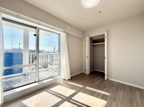 相模原市中央区東淵野辺4丁目の中古マンションの洋室3の写真