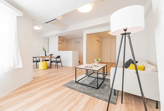 相模原市中央区東淵野辺4丁目の中古マンションのリビングの写真