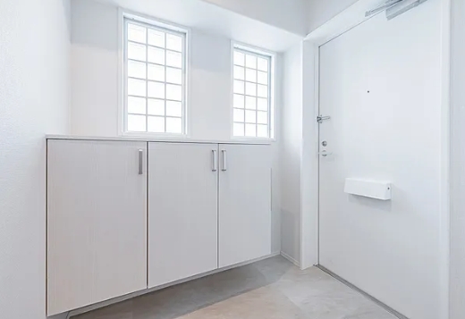 相模原市中央区東淵野辺4丁目の中古マンションの玄関の写真