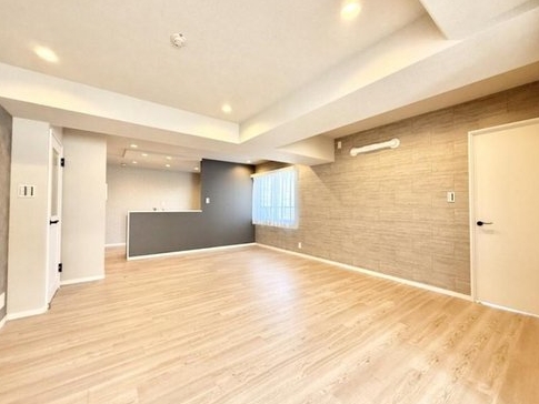 相模原市中央区東淵野辺4丁目の中古マンションのリビングの写真